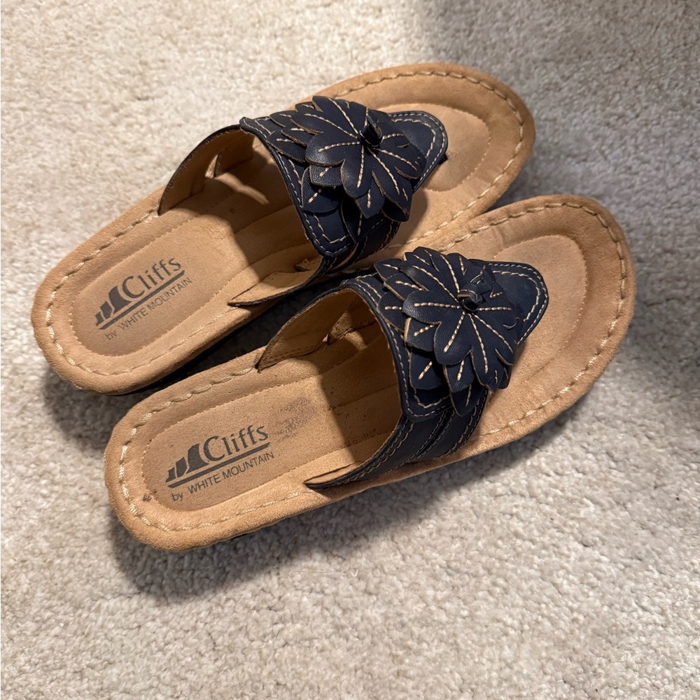 Cliffs “Cove” by WHITE MOUNTAIN Black Sandals with Bow Detail